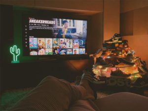 Kurzschluss-Gefahr! Das solltest du niemals mit deinem neuen Fernseher machen