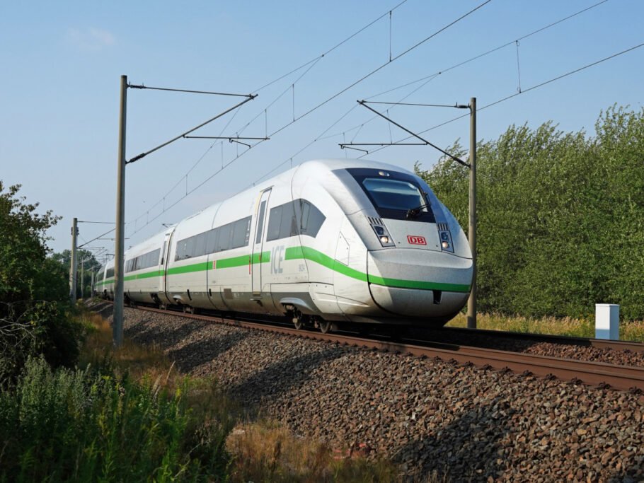 You are currently viewing Statt 9-Euro-Ticket: Deutsche Bahn startet mit dem Egal-Wohin-Ticket